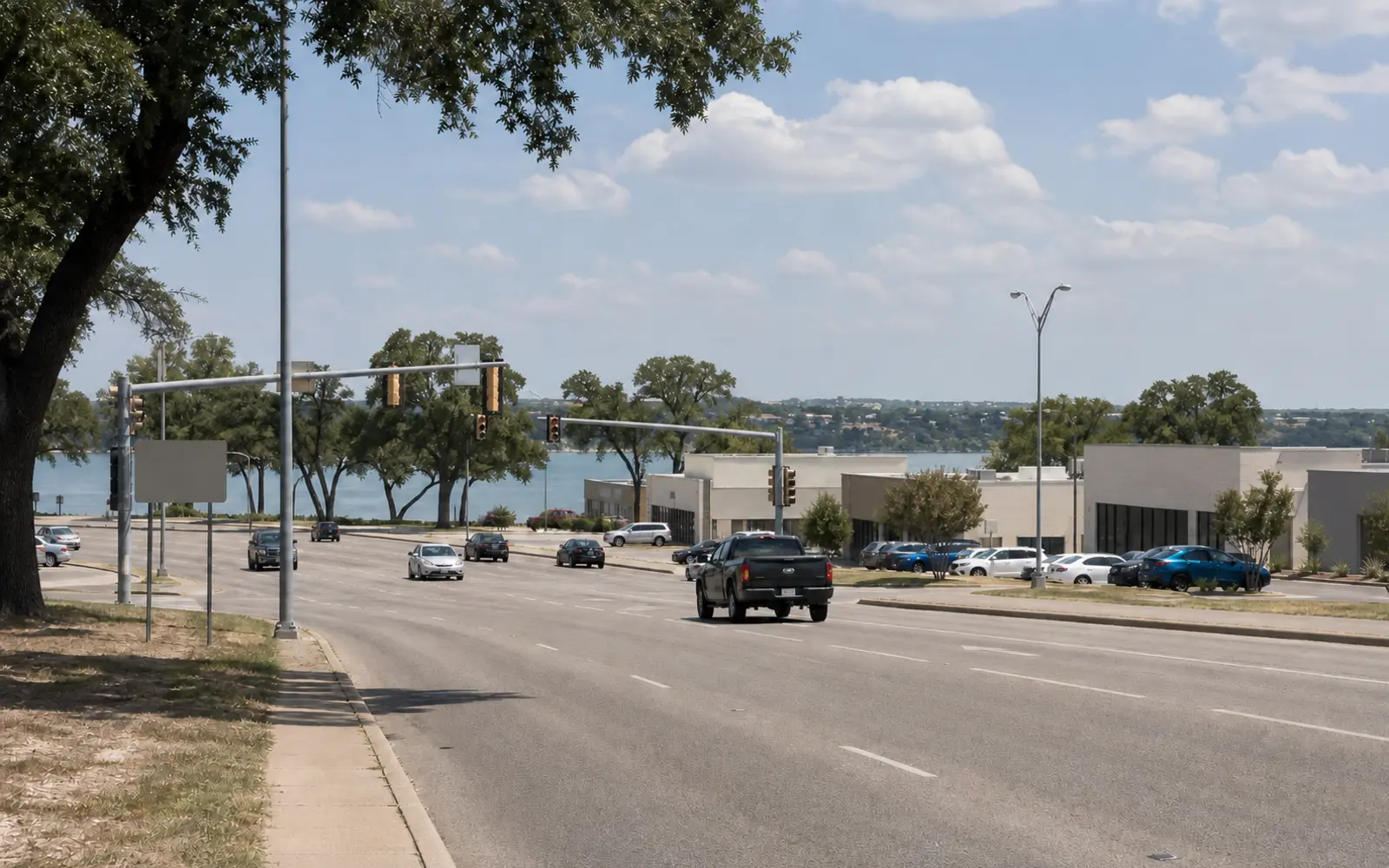 Daylight street scene in Lake Worth, Texas