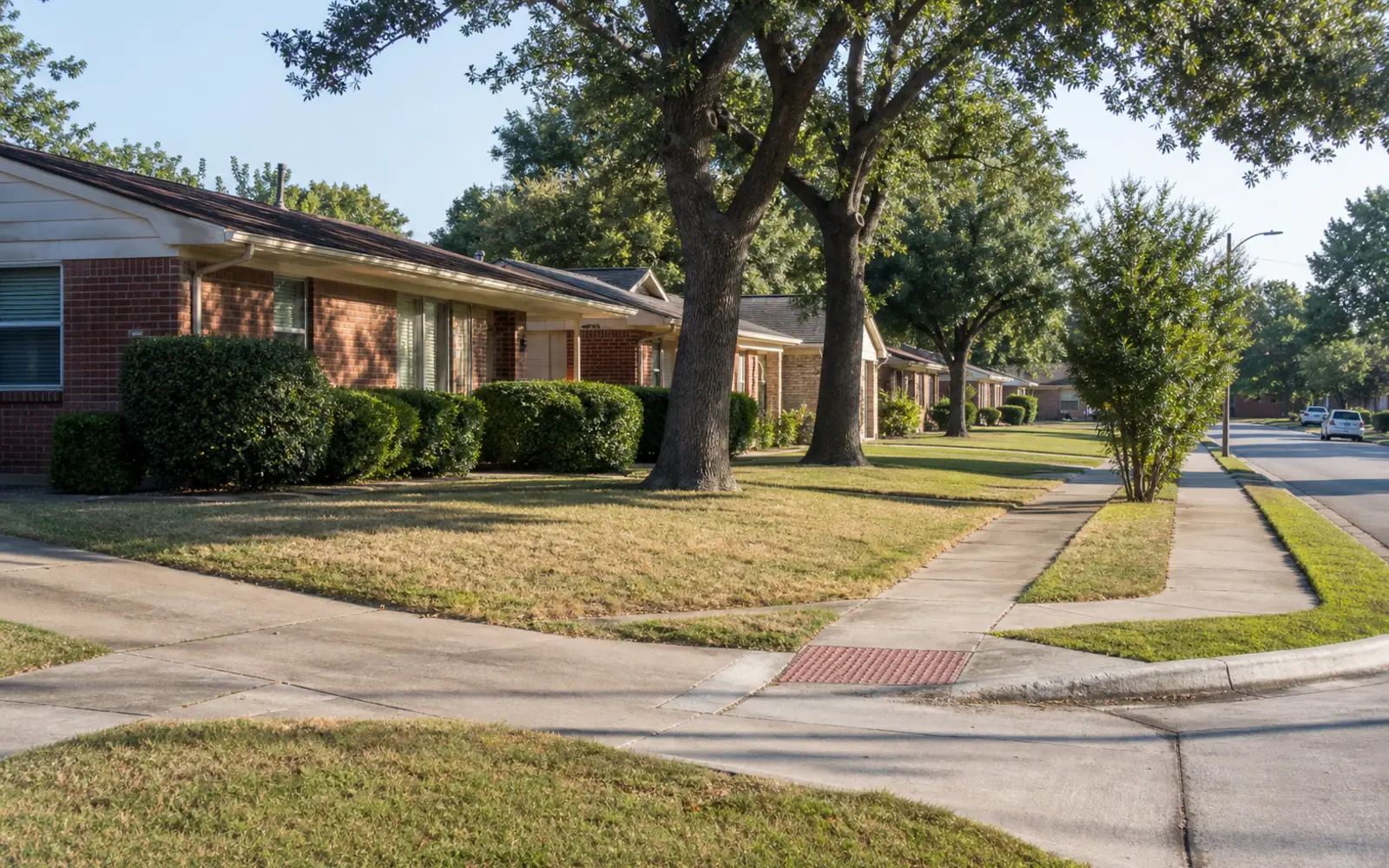 Daylight street scene in Watauga, Texas
