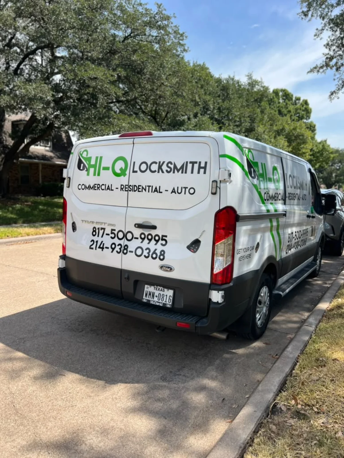 Real Hi-Q Locksmith mobile service van parked in Fort Worth, Texas