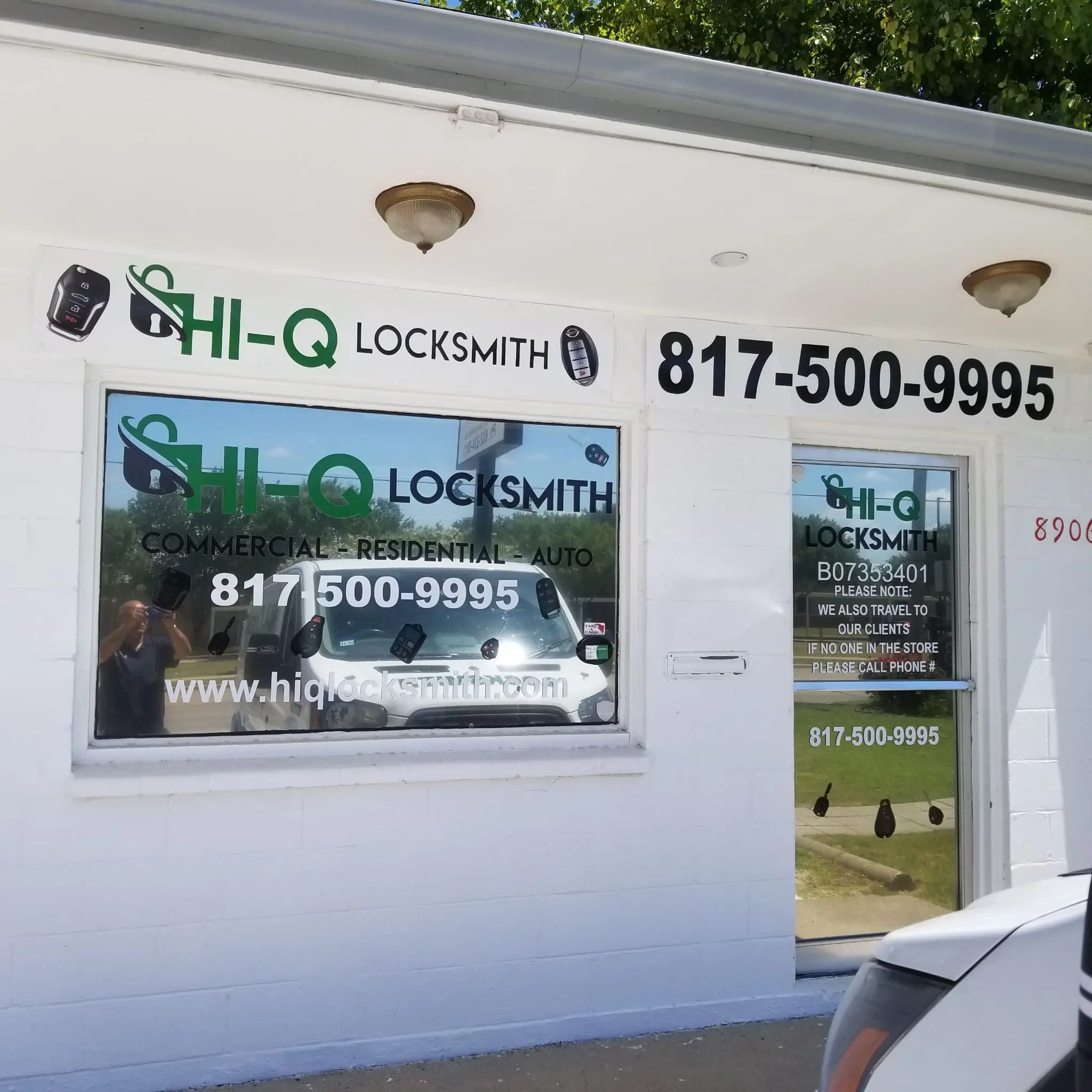 Real Hi-Q Locksmith storefront on White Settlement Road in Texas